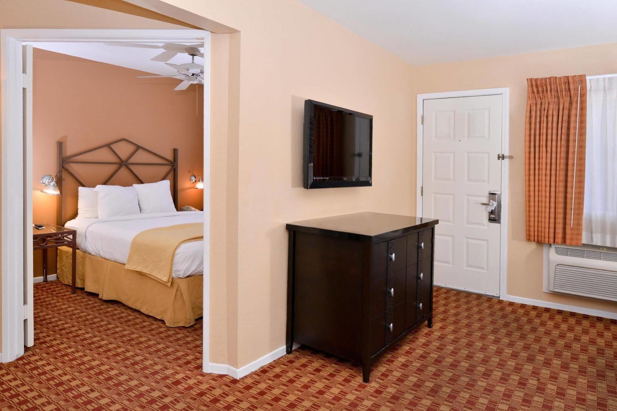 Red Lion Inn & Suites Cathedral City Palm Springs Buitenkant foto