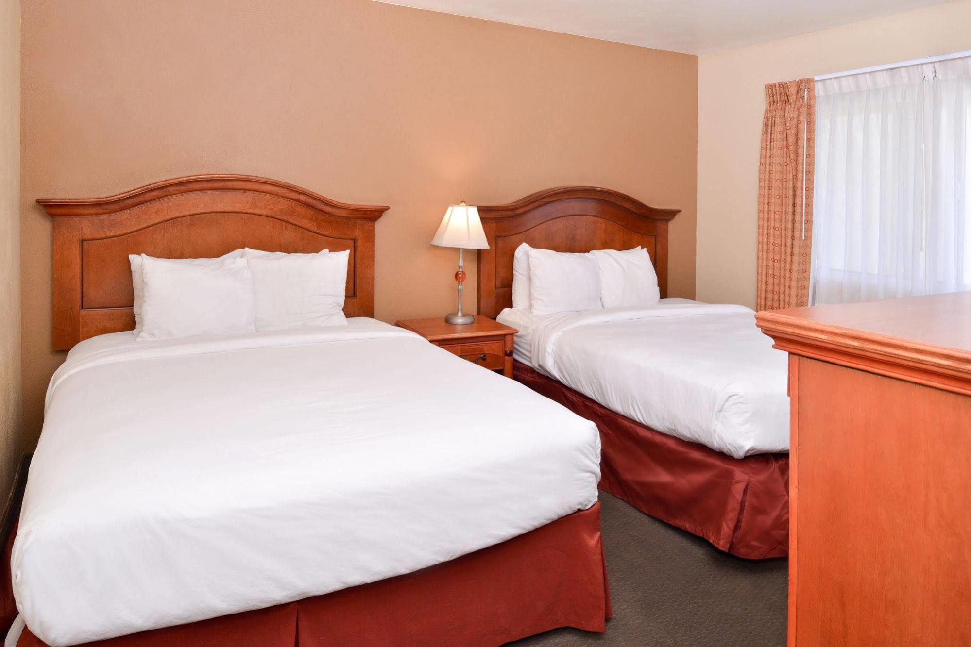 Red Lion Inn & Suites Cathedral City Palm Springs Buitenkant foto